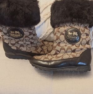 Coach boots with fur